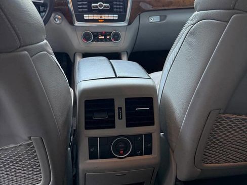 Used 2013 Mercedes-Benz ML 350 4MATIC image 24