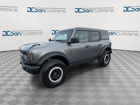 New 2026 Ford Bronco Badlands w/ Sasquatch Package AWD/4WD image 4