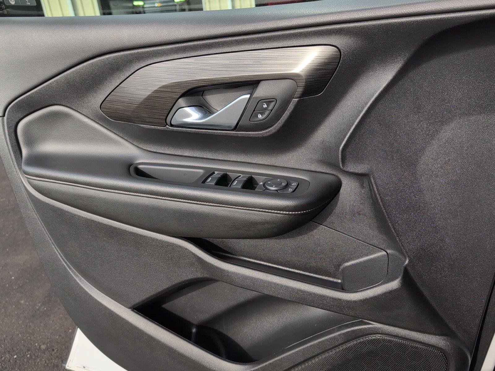 Used 2024 GMC Terrain SLE FWD image 14