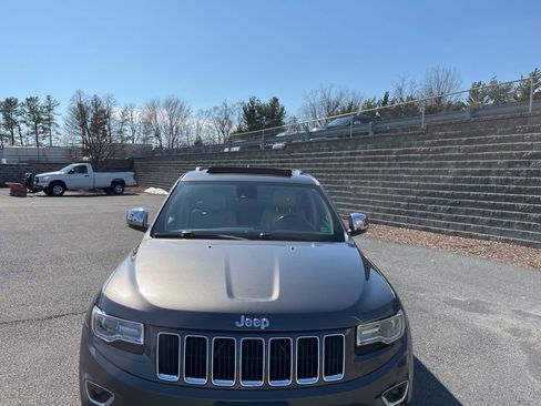 Used 2014 Jeep Grand Cherokee Limited w/ Luxury Group II image 4