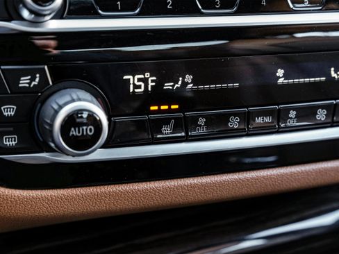 Used 2018 BMW 540i xDrive image 27