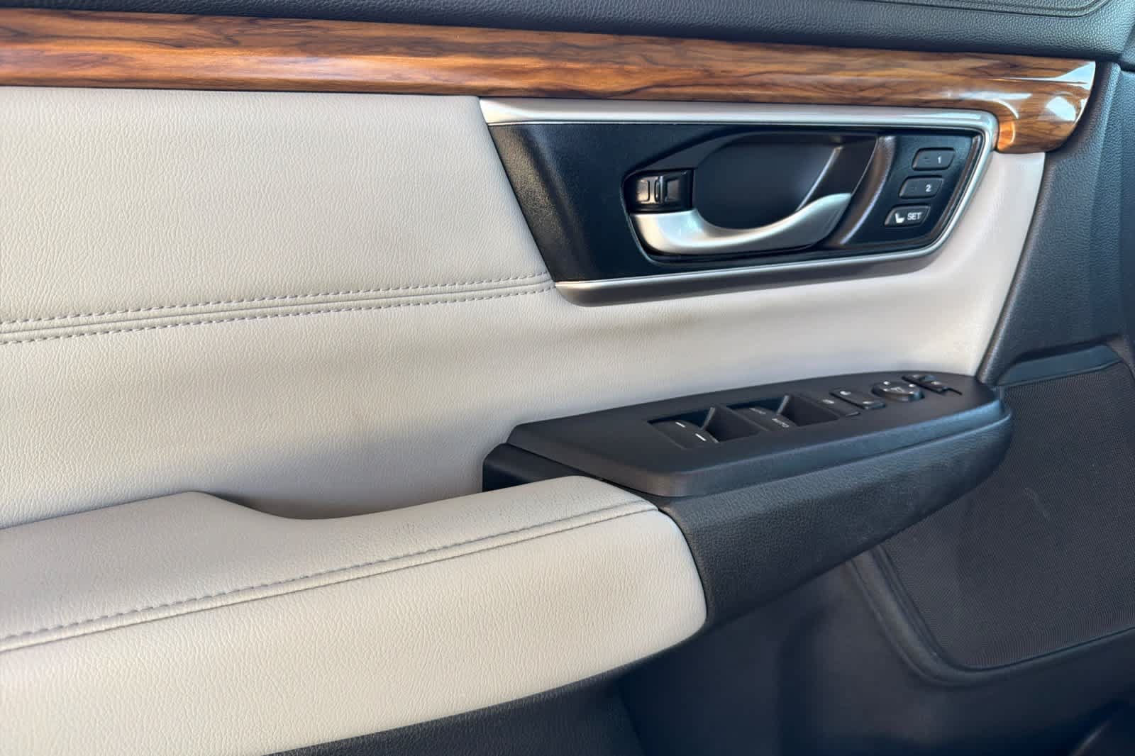 Used 2019 Honda CR-V Touring image 12