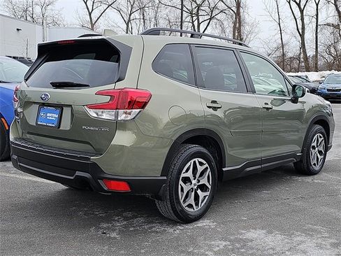 Used 2021 Subaru Forester Premium image 6
