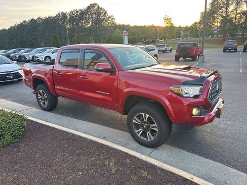 Used 2019 Toyota Tacoma TRD Sport AWD/4WD image 1