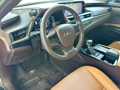 Used 2020 Lexus ES 300h w/ Premium Package FWD image 9