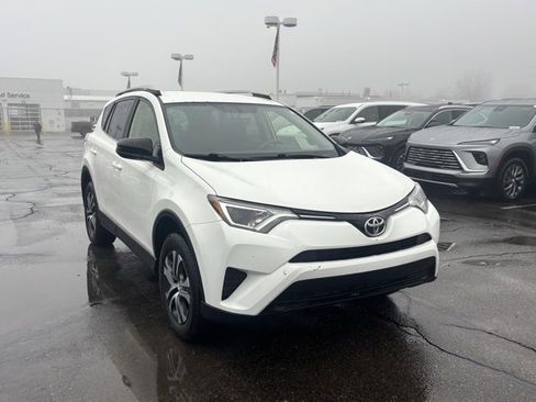 Used 2016 Toyota RAV4 LE image 3