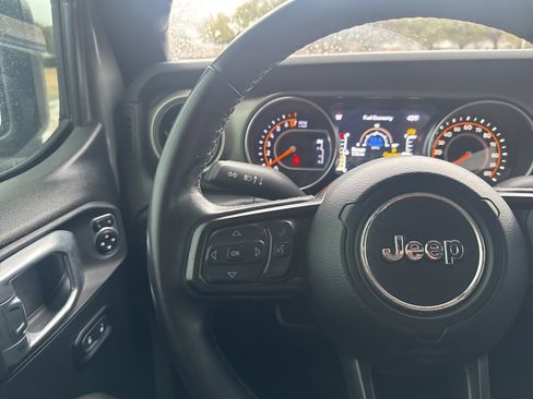 Used 2021 Jeep Gladiator Sport image 25