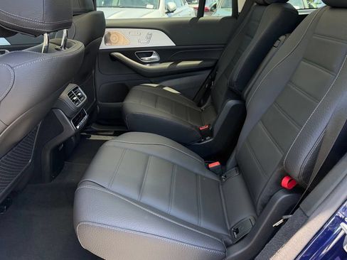 New 2026 Mercedes-Benz GLS 450 4MATIC image 33
