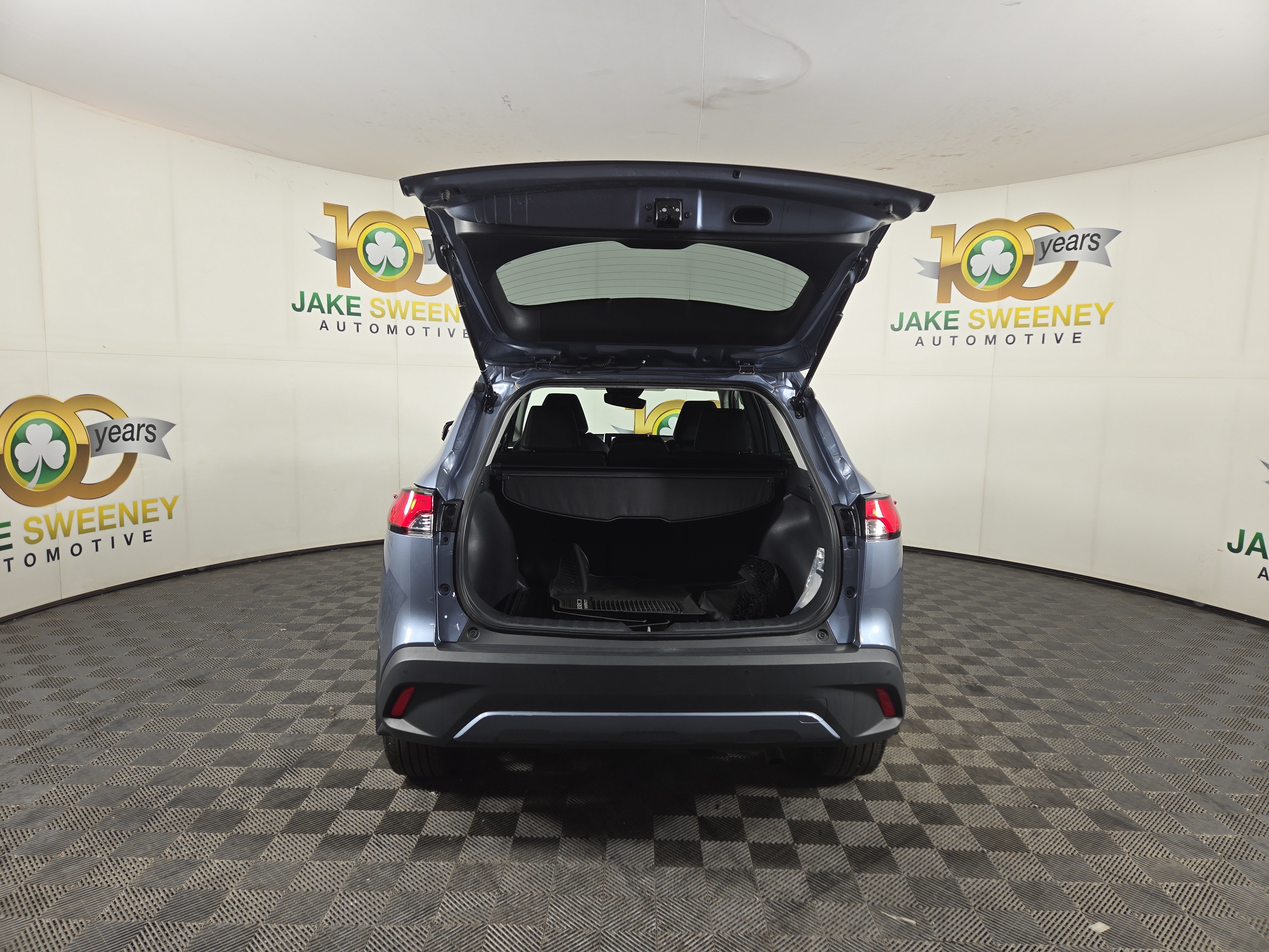 Used 2025 Toyota Corolla Cross XLE FWD image 31