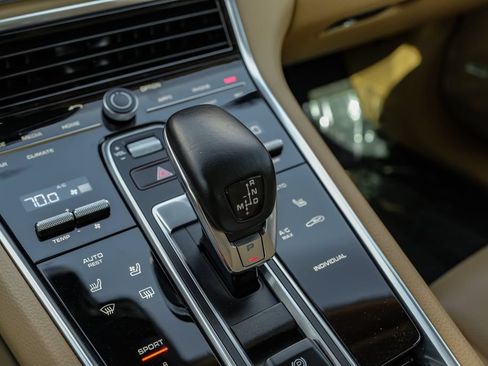 Used 2019 Porsche Panamera 4 AWD/4WD image 27
