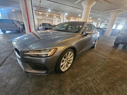 Used 2020 Volvo S60 T6 Momentum w/ Protection Package AWD/4WD image 1