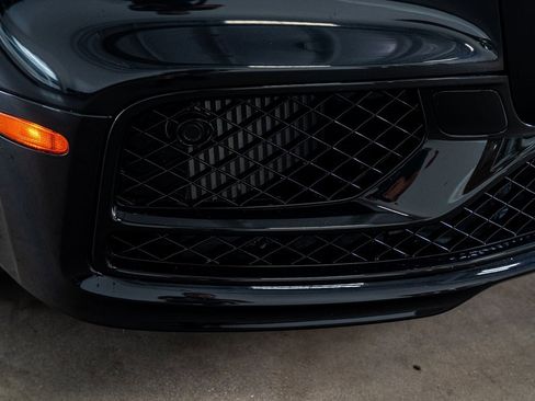 Used 2020 Bentley Flying Spur W12 image 20