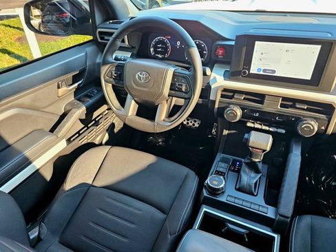 Used 2024 Toyota Tacoma TRD Sport AWD/4WD image 28