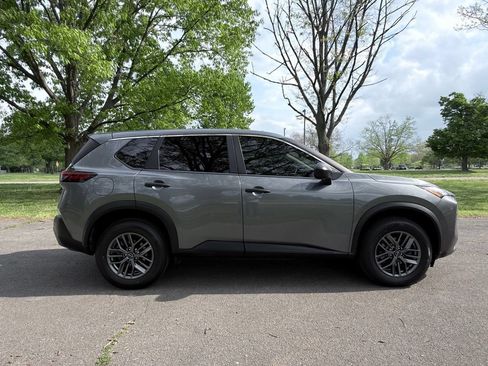 Used 2023 Nissan Rogue S AWD/4WD image 32