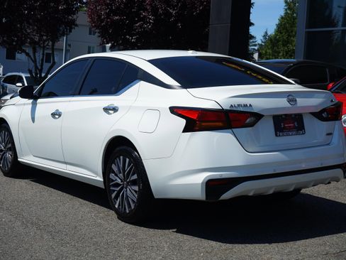 Used 2023 Nissan Altima 2.5 SV AWD/4WD image 2