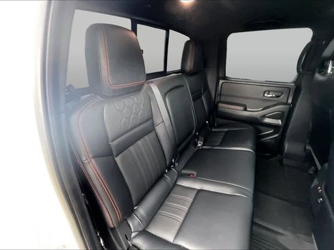 Used 2024 Nissan Frontier PRO-4X w/ Pro Premium Package AWD/4WD image 19
