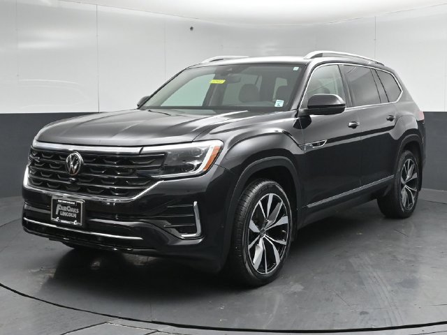 Used 2024 Volkswagen Atlas SEL Premium R-Line AWD/4WD image 3
