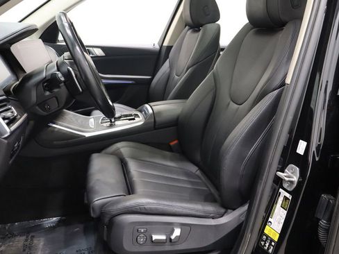 Used 2022 BMW X7 xDrive40i w/ Cold Weather Package image 13