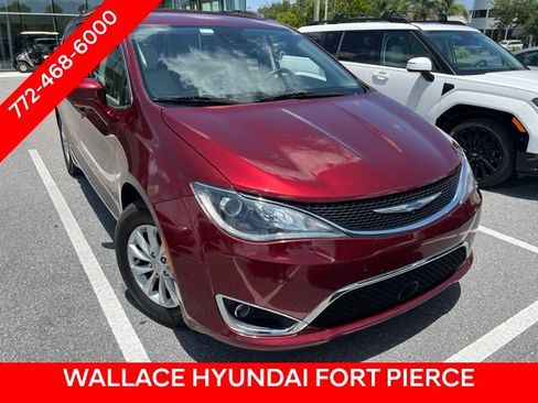 Used 2019 Chrysler Pacifica Touring-L w/ Advanced Safetytec Group FWD image 3