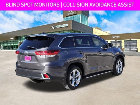 Used 2017 Toyota Highlander Limited image 5