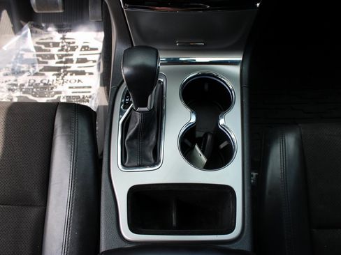 Used 2021 Jeep Grand Cherokee Laredo X image 21