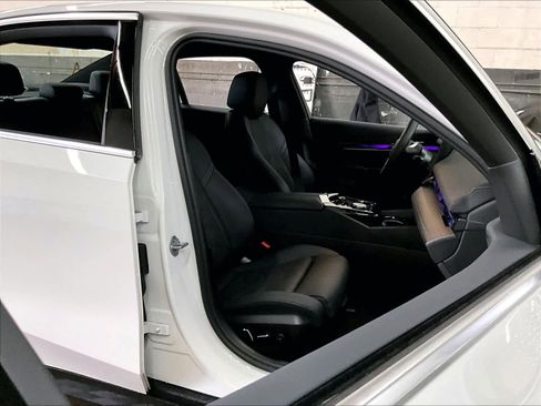 Certified 2026 BMW i5 eDrive40 image 10