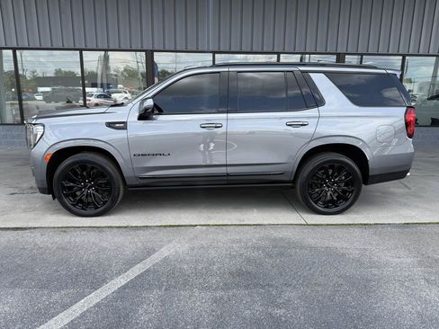 Used 2022 GMC Yukon Denali w/ Advanced Technology Package AWD/4WD image 8