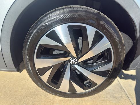 Used 2021 Volkswagen ID.4 Pro S w/ Gradient Package image 16