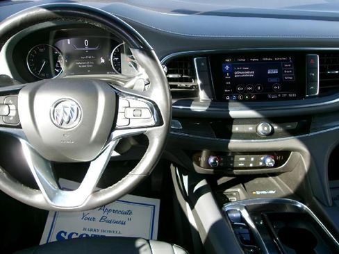 Used 2024 Buick Enclave Premium image 12