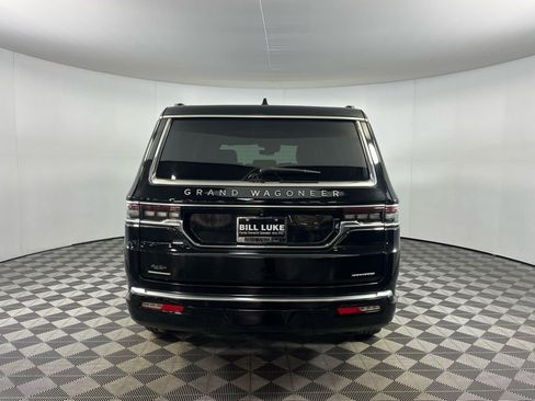 Certified 2022 Jeep Grand Wagoneer Series II w/ Convenience Group III image 6