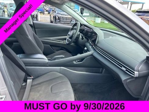 Used 2024 Hyundai Elantra SEL FWD image 30