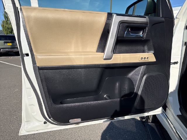 Used 2023 Toyota 4Runner Limited AWD/4WD image 18