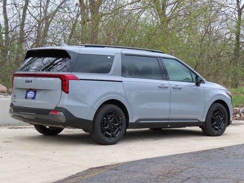 New 2026 Kia Carnival SX FWD image 3