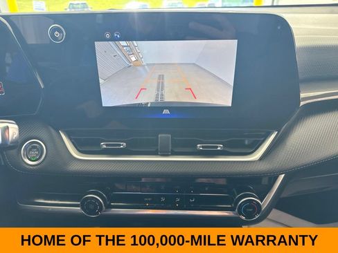 Used 2025 Chevrolet Equinox LT AWD/4WD image 14