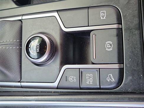 Used 2025 Kia Sorento LX image 38