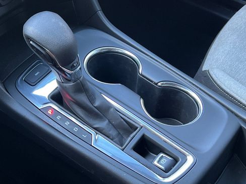 Used 2022 Chevrolet Equinox LS w/ LS Convenience Package image 28