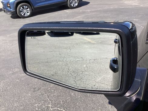 Used 2022 Chevrolet Silverado 1500 High Country w/ Technology Package image 36