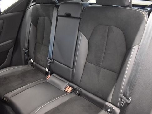 Used 2021 Volvo XC40 T5 R-Design w/ Advanced Package AWD/4WD image 7