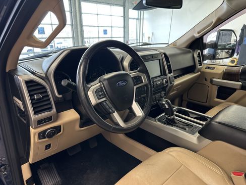 Used 2017 Ford F150 Lariat w/ Equipment Group 502A Luxury image 26