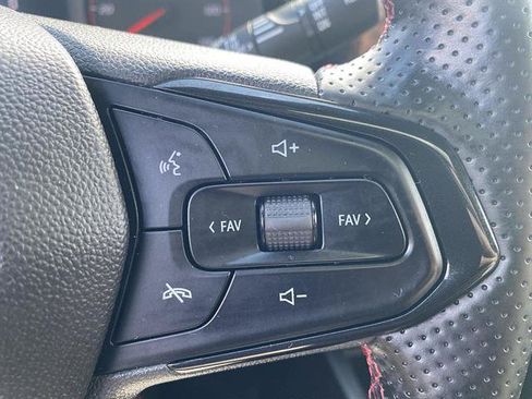 Used 2024 Chevrolet Trax RS w/ Sunroof Package FWD image 47