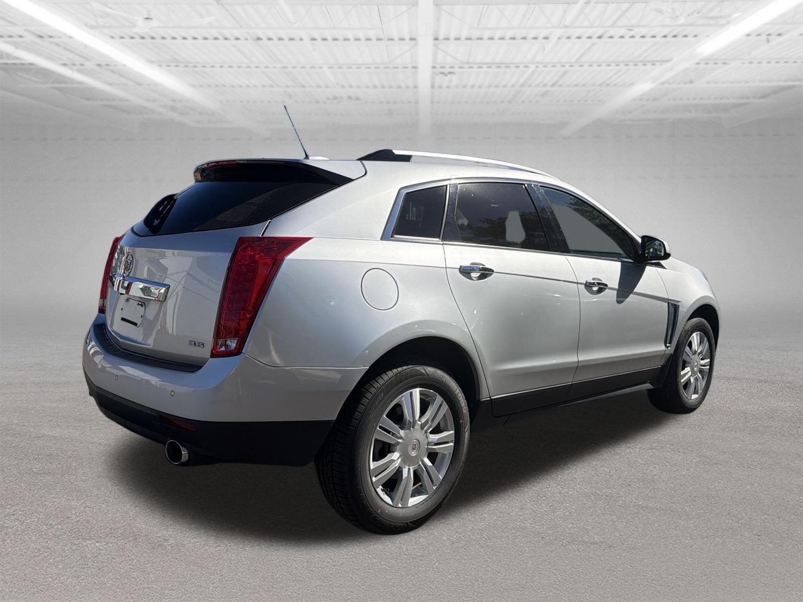 Used 2015 Cadillac SRX Luxury w/ Driver Awareness Package FWD image 4