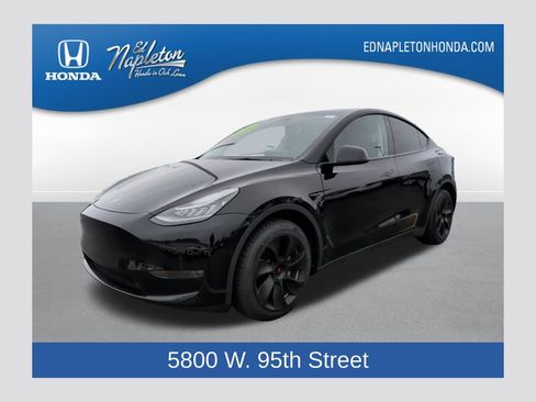 Used 2022 Tesla Model Y Long Range AWD/4WD image 1
