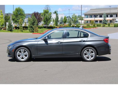 Used 2018 BMW 328d xDrive Sedan w/ Convenience Package AWD/4WD image 2