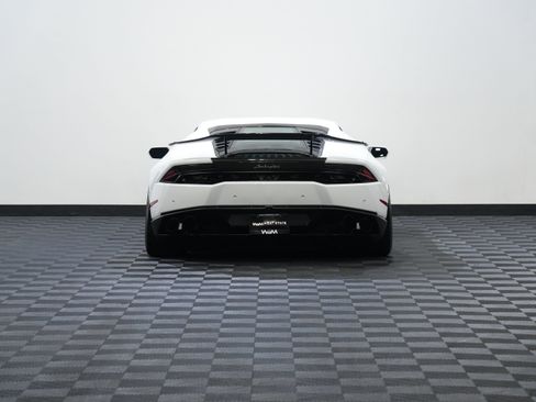 Used 2018 Lamborghini Huracan LP 610-4 AWD/4WD image 7