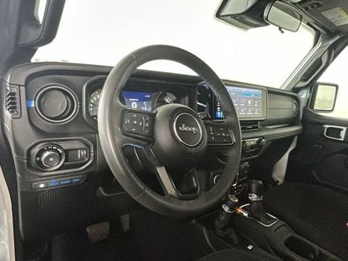 Used 2024 Jeep Wrangler Unlimited Rubicon 4xe AWD/4WD image 11