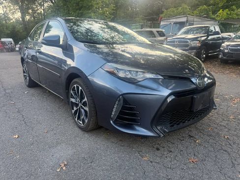 Used 2018 Toyota Corolla SE w/ Body Protection Package FWD image 3