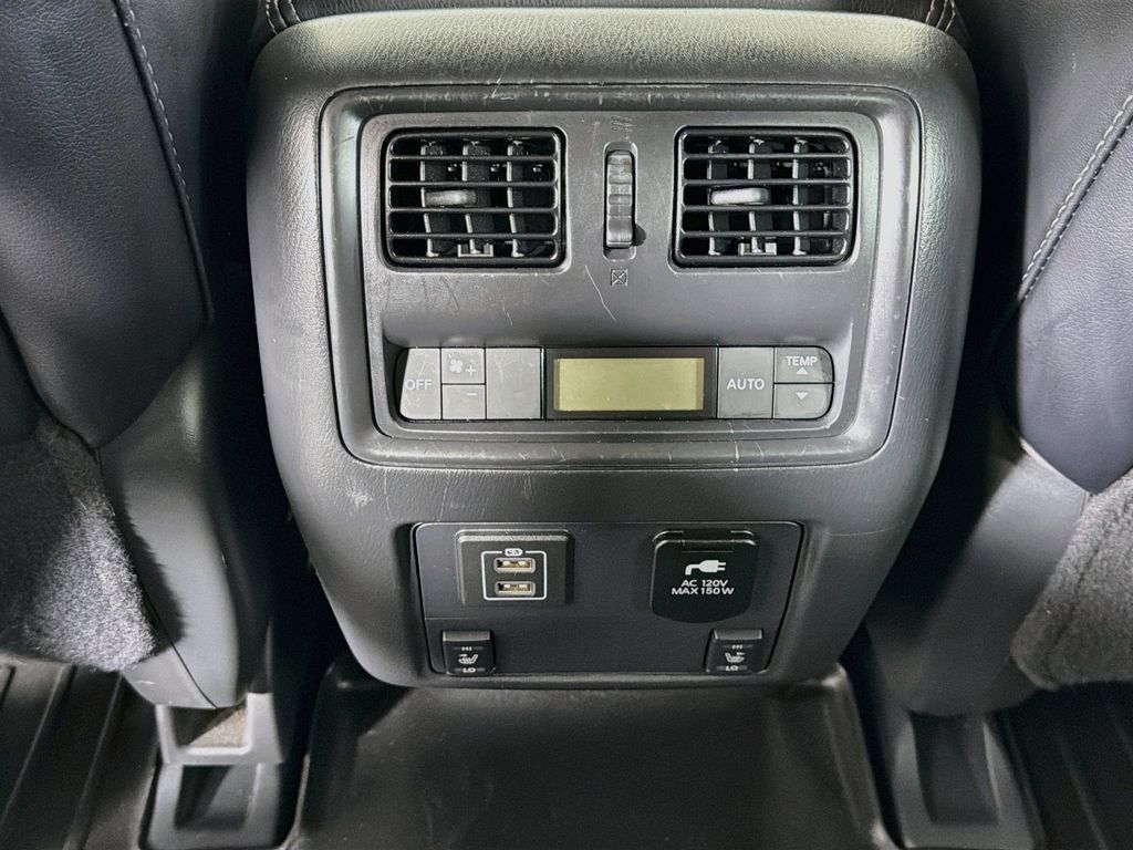 Used 2018 Nissan Pathfinder SL FWD image 21