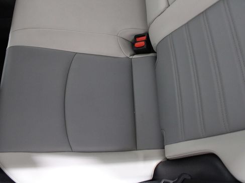 Used 2019 Toyota RAV4 Limited AWD/4WD image 17