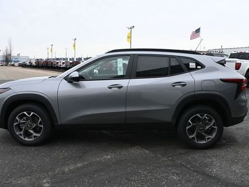 New 2026 Chevrolet Trax LT w/ Driver Confidence Package image 10