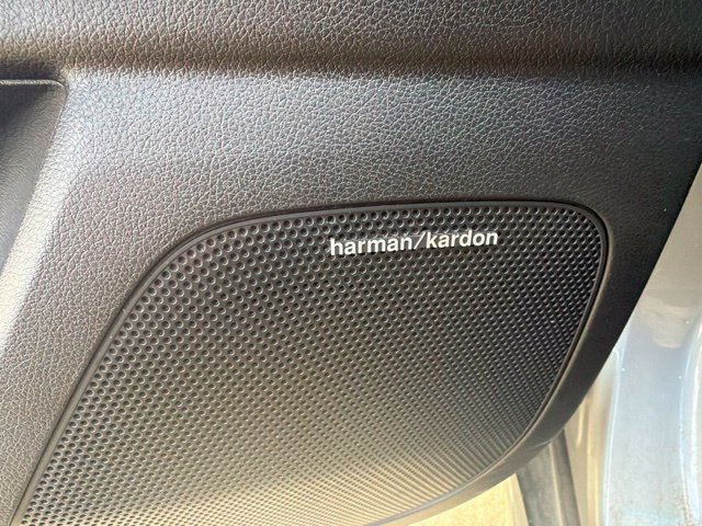 Certified 2022 Kia Sportage EX w/ EX Technology Package FWD image 11